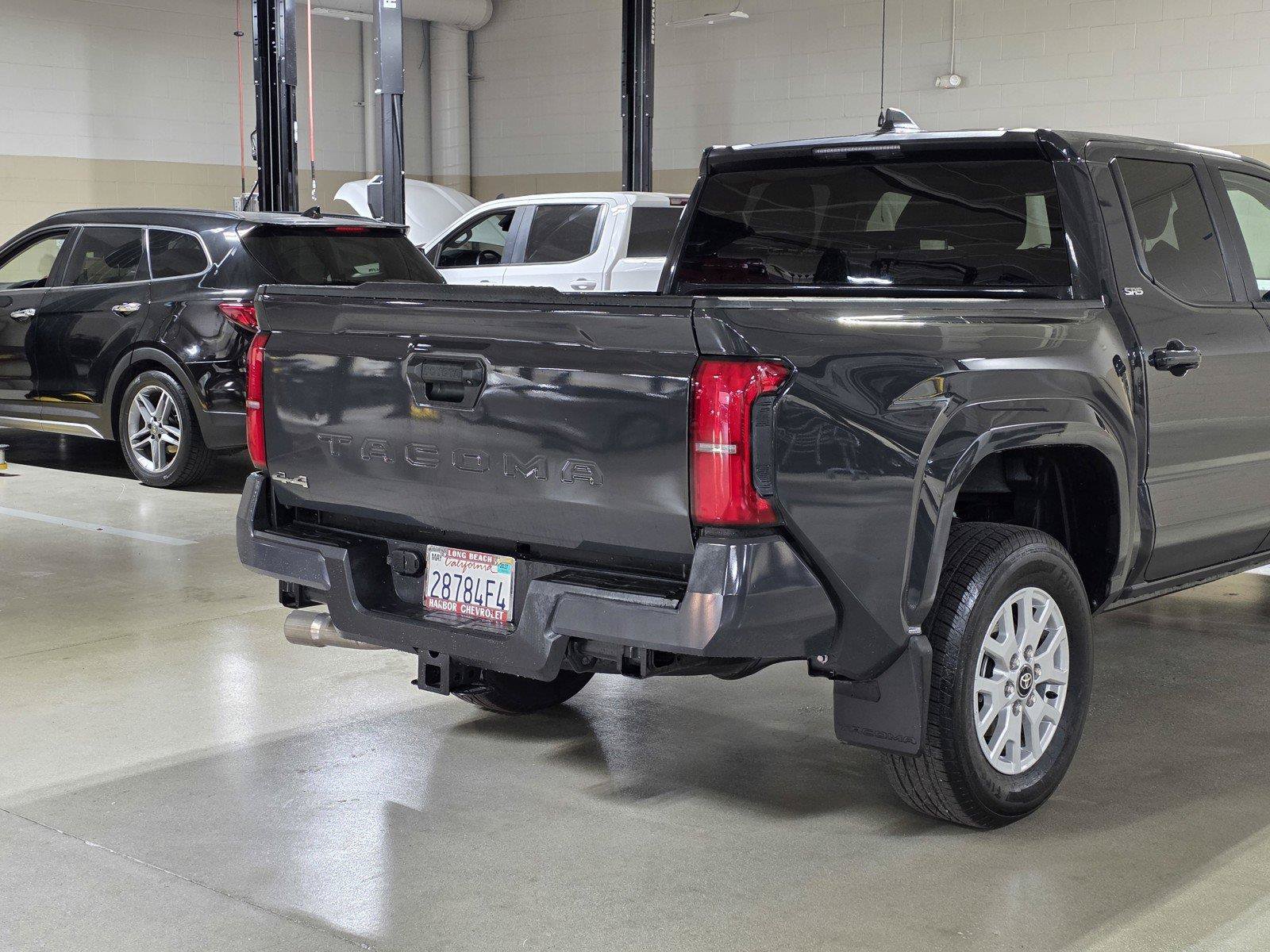 Used 2025 Toyota Tacoma SR5 AWD/4WD image 11