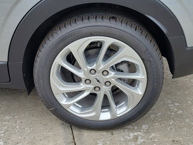 New 2027 Chevrolet Bolt LT w/ Comfort Package image 5