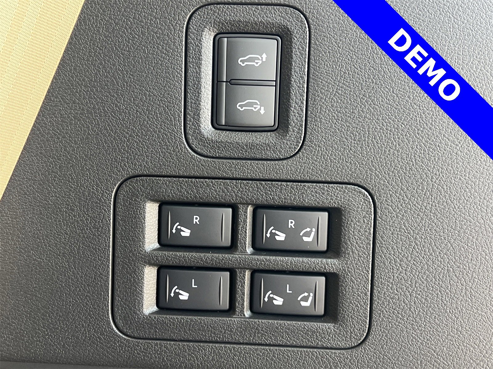 New 2025 Nissan Armada Platinum Reserve image 30