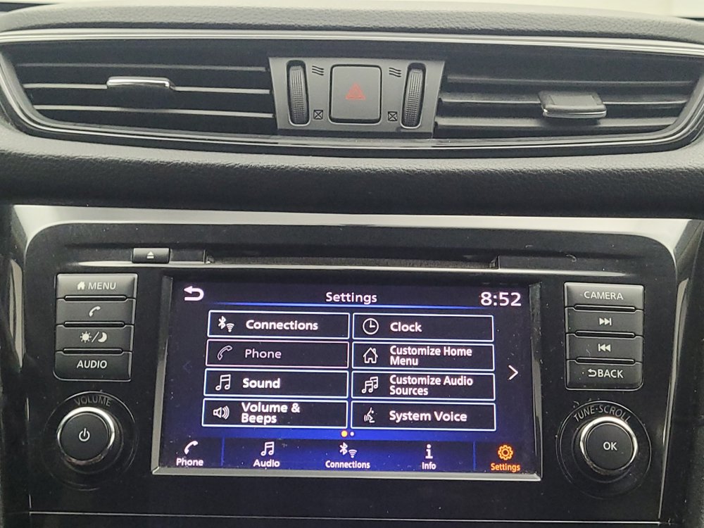 Used 2018 Nissan Rogue SV FWD image 25