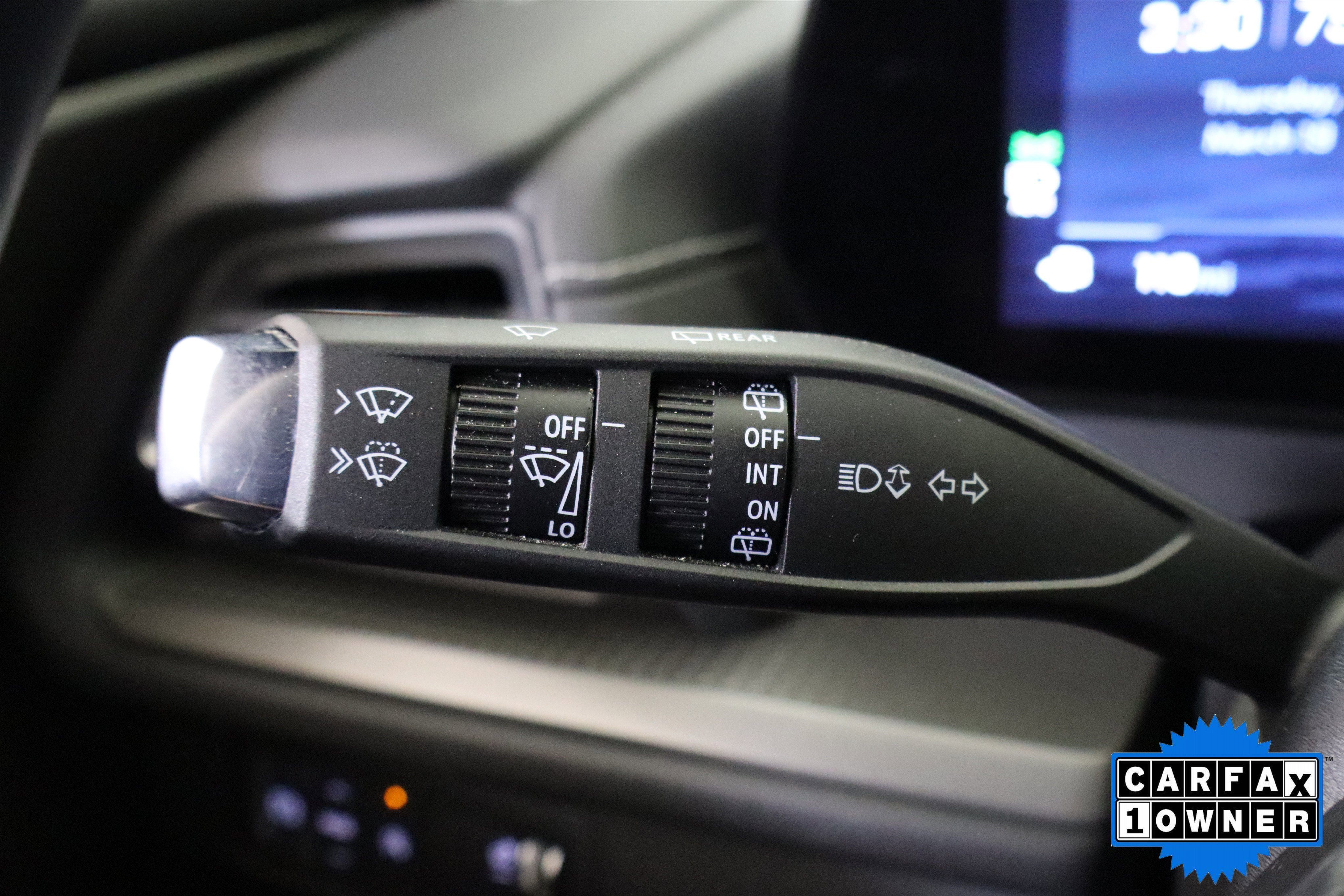 Used 2025 Chevrolet Traverse LT image 30