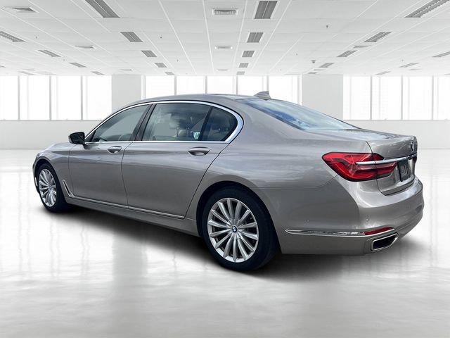Used 2017 BMW 740i image 6