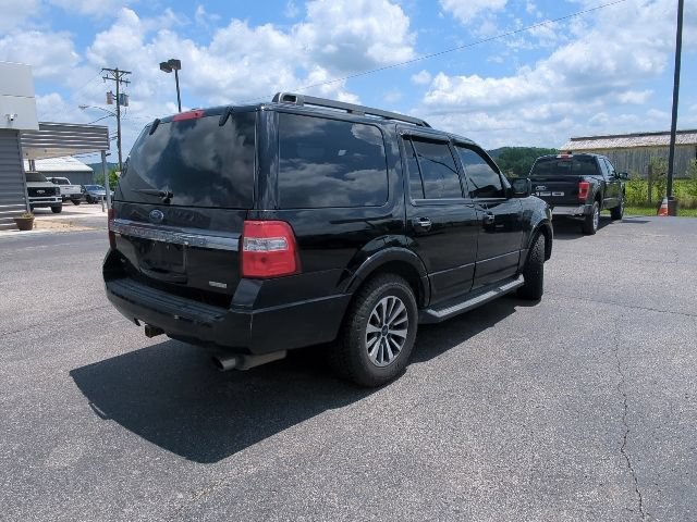 Used 2017 Ford Expedition XLT w/ Equipment Group 202A AWD/4WD image 17