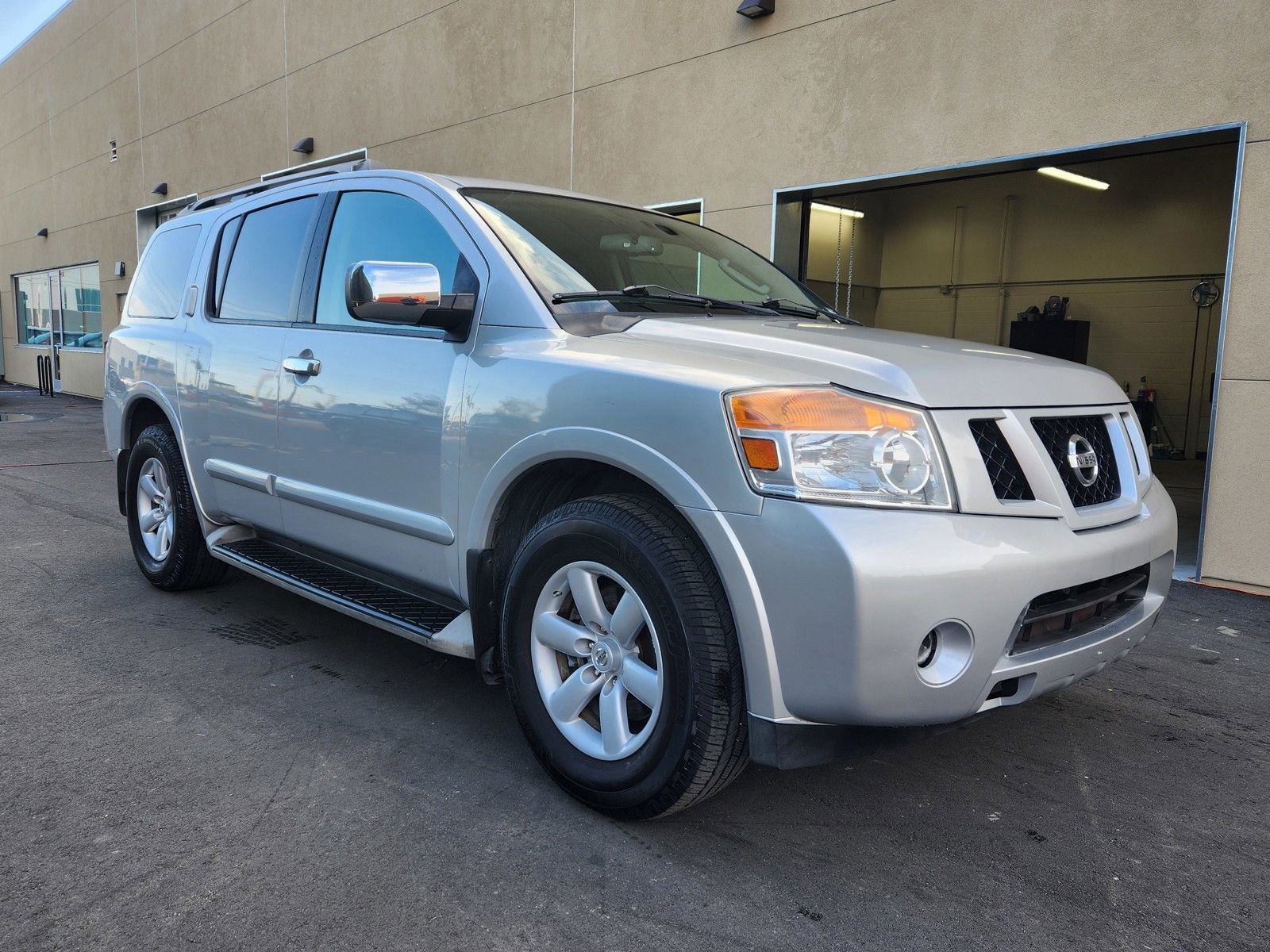 Used 2011 Nissan Armada SV image 25