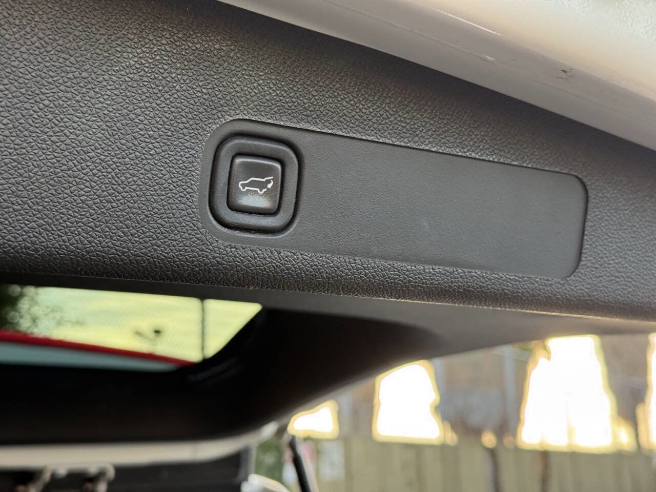 Used 2012 Cadillac Escalade Platinum image 23