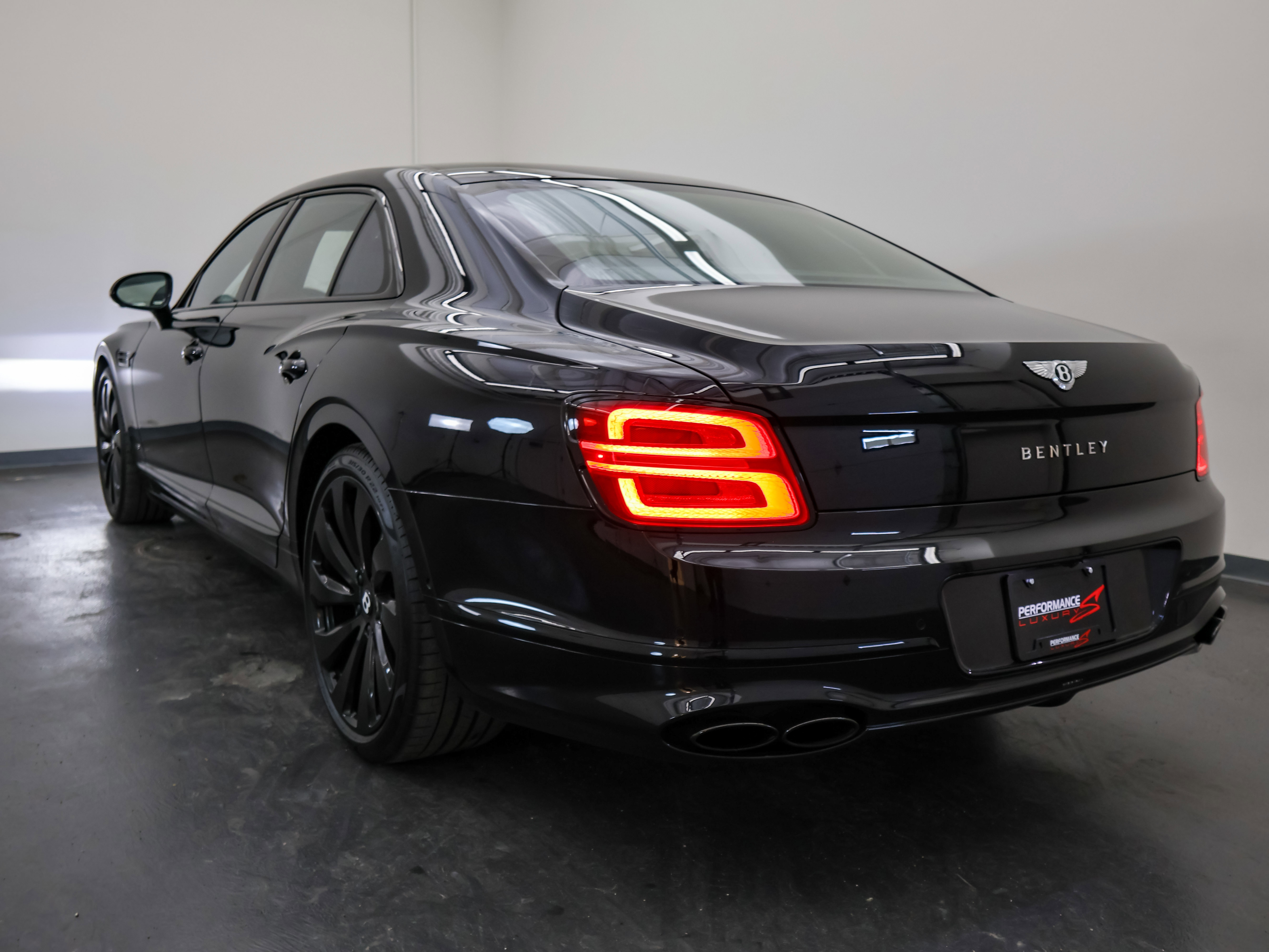 Used 2022 Bentley Flying Spur V8 image 5