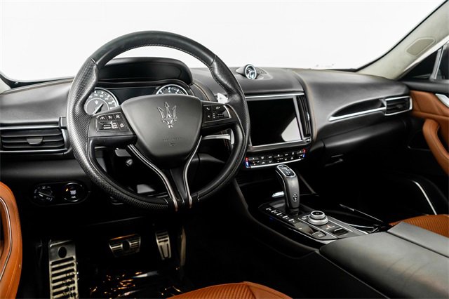 Used 2022 Maserati Levante Modena image 2