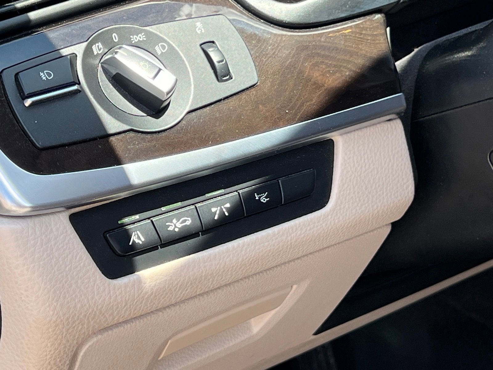 Used 2013 BMW 550i xDrive Sedan AWD/4WD image 29