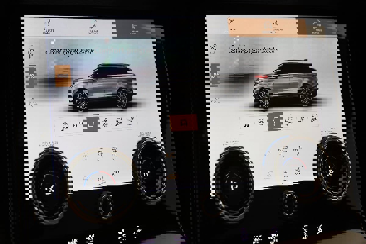 Used 2021 Land Rover Range Rover Velar R-Dynamic S image 30