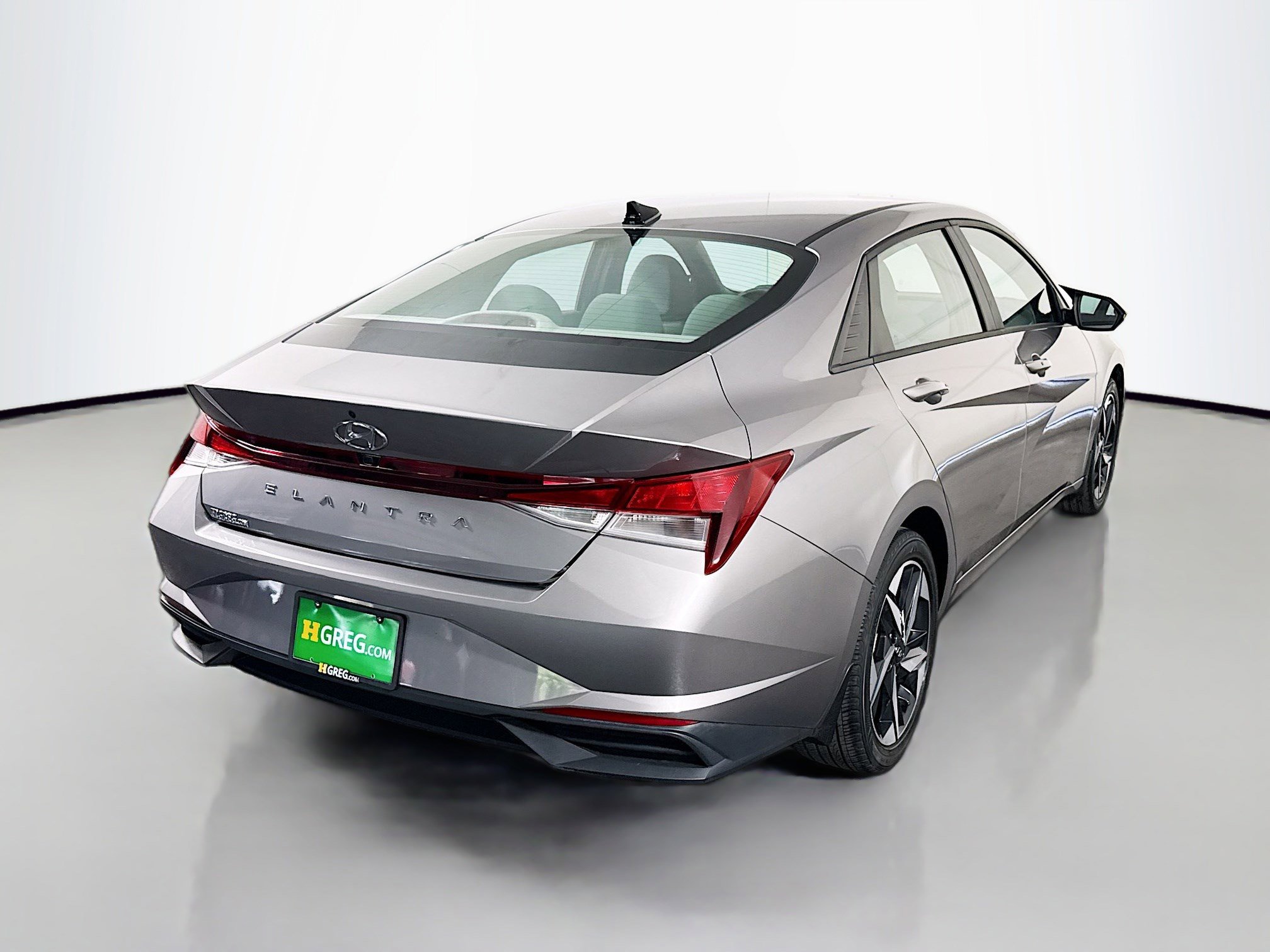 Used 2023 Hyundai Elantra SEL w/ Convenience Package FWD image 10