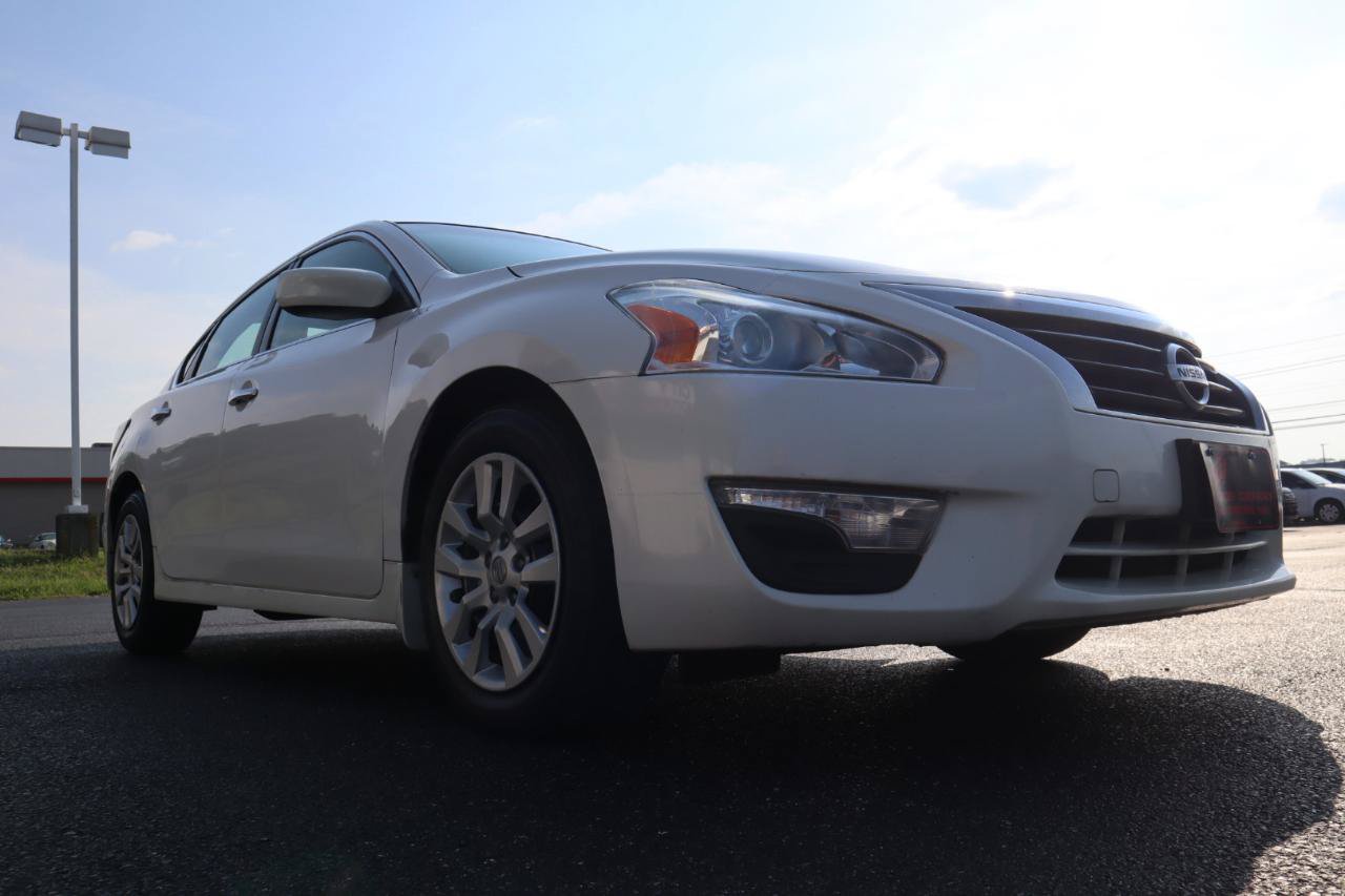 Used 2014 Nissan Altima 2.5 S w/ Display Audio Package FWD image 17