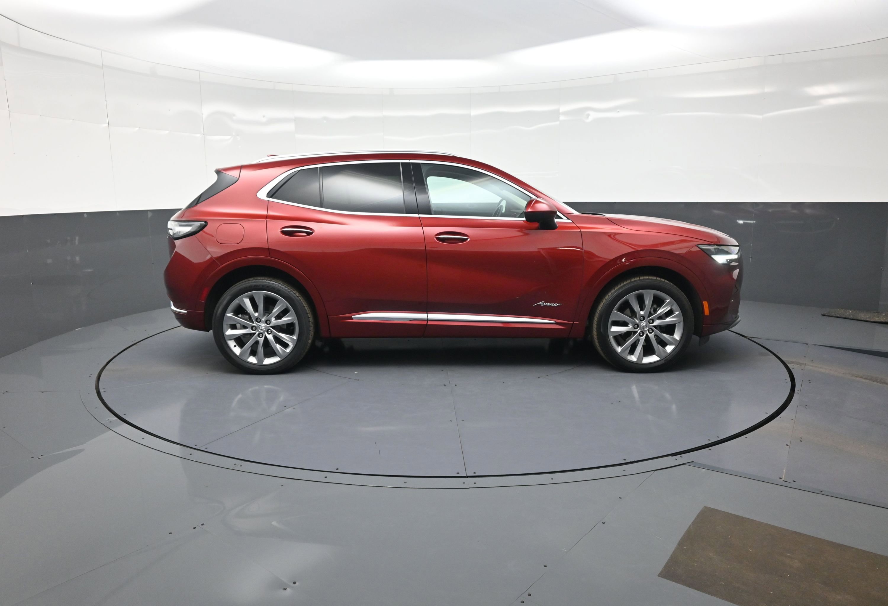 Used 2023 Buick Envision Avenir image 2