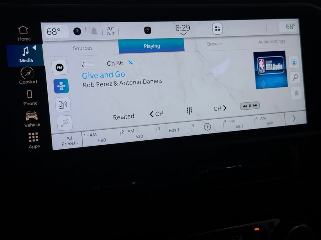 Used 2024 Jeep Wrangler Unlimited Rubicon AWD/4WD image 18