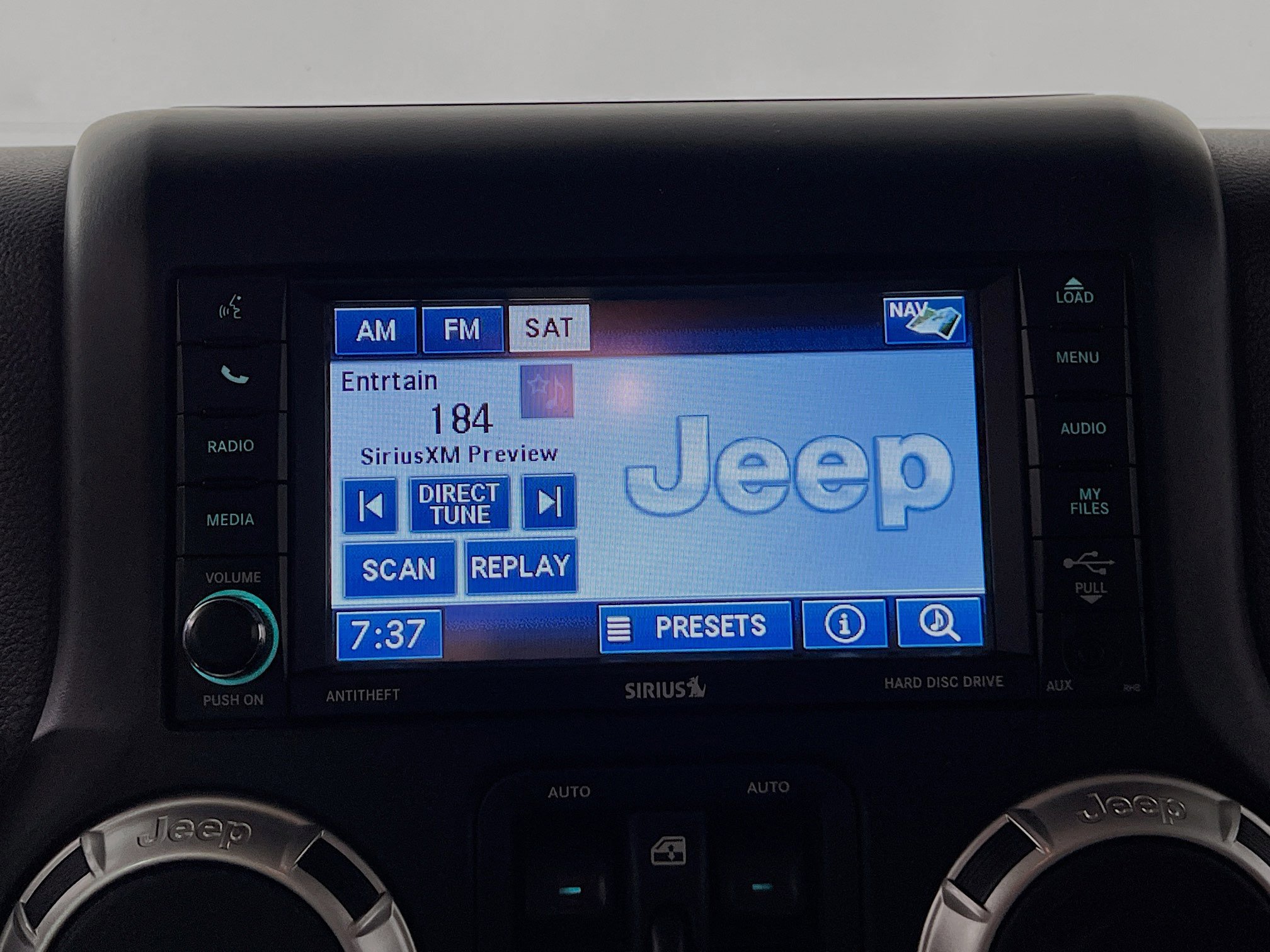 Used 2012 Jeep Wrangler Unlimited Rubicon image 27