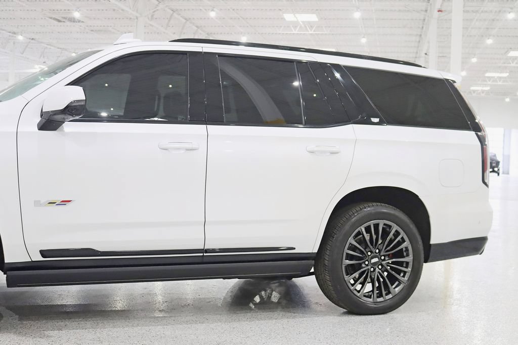 Used 2024 Cadillac Escalade V AWD/4WD image 3