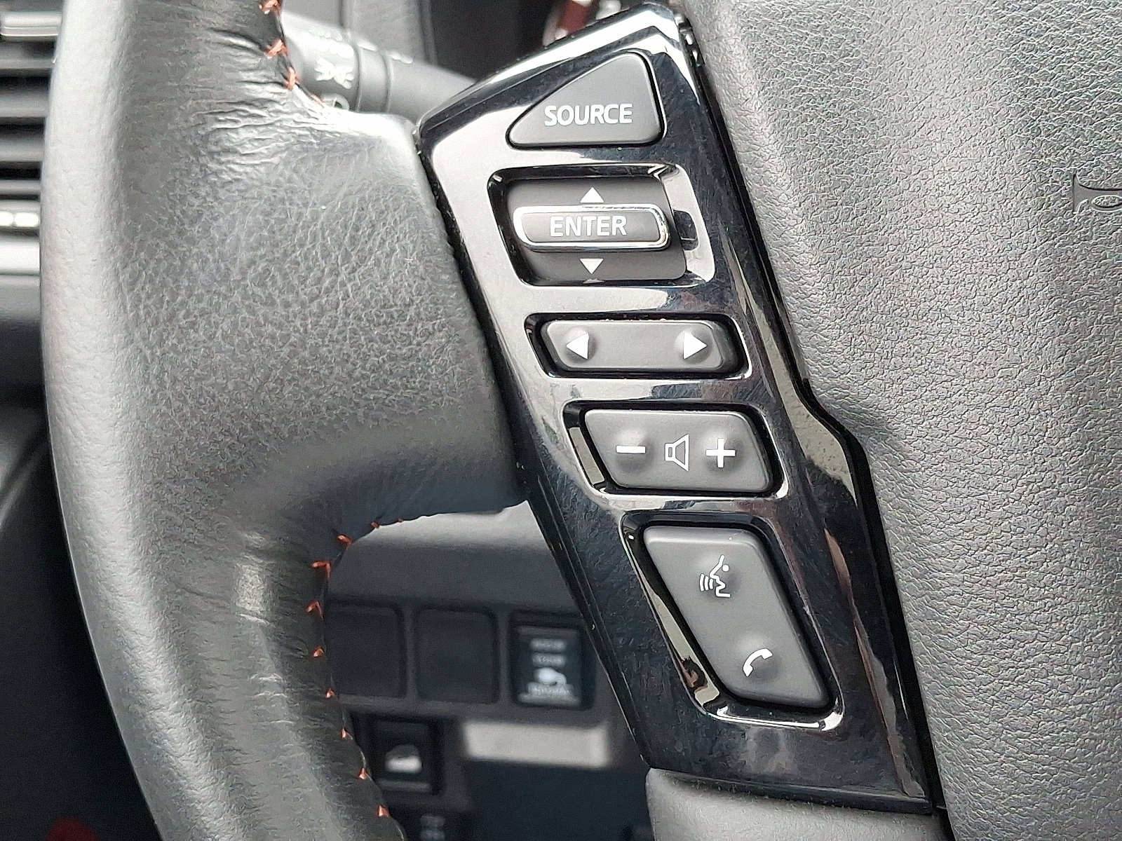 Certified 2024 Nissan Frontier PRO-4X w/ Pro Premium Package image 28