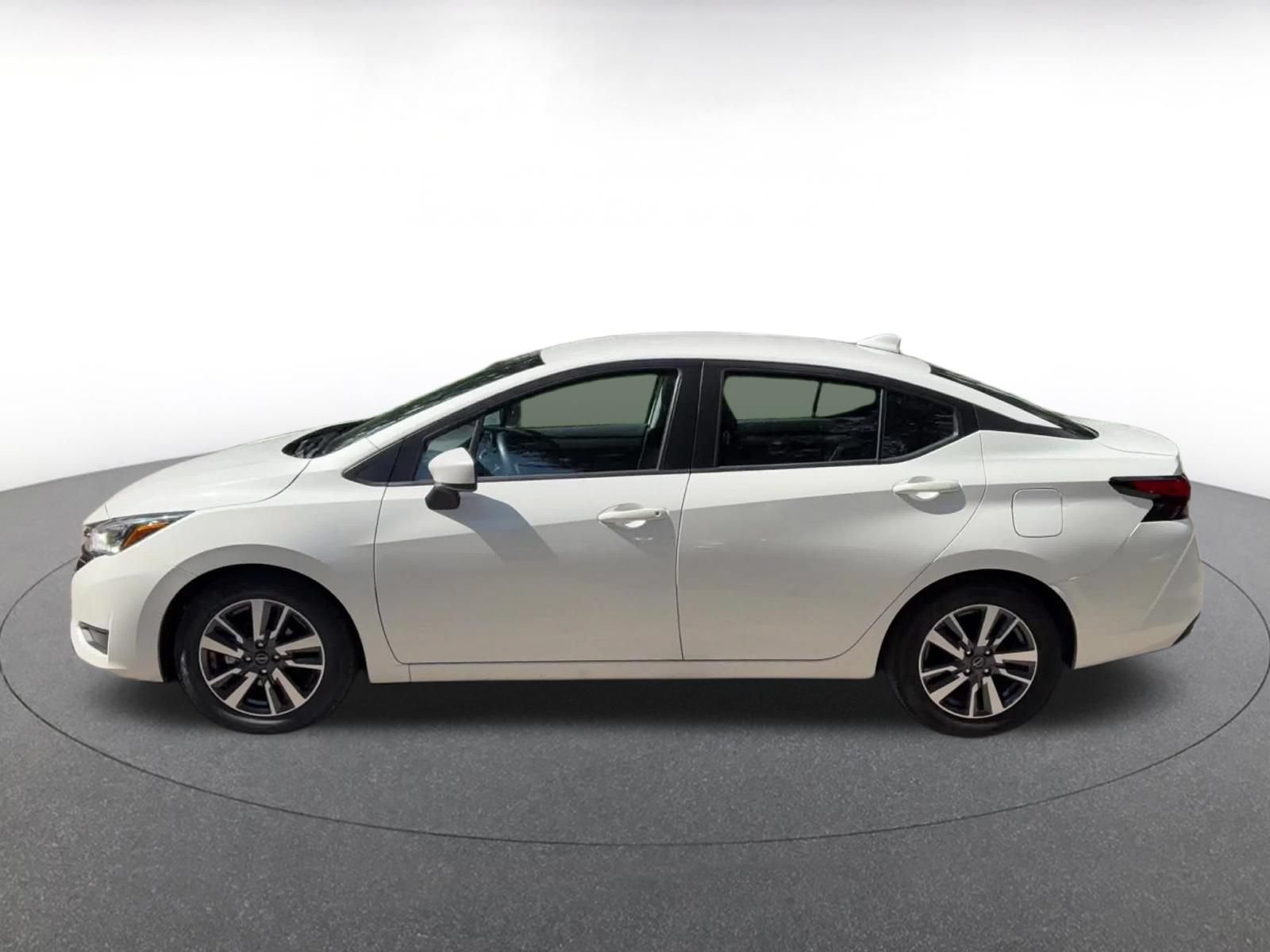 Used 2025 Nissan Versa SV FWD image 8