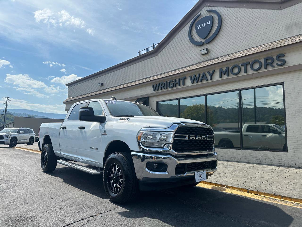 Used 2023 RAM 2500 Big Horn w/ Level 1 Equipment Group AWD/4WD image 1