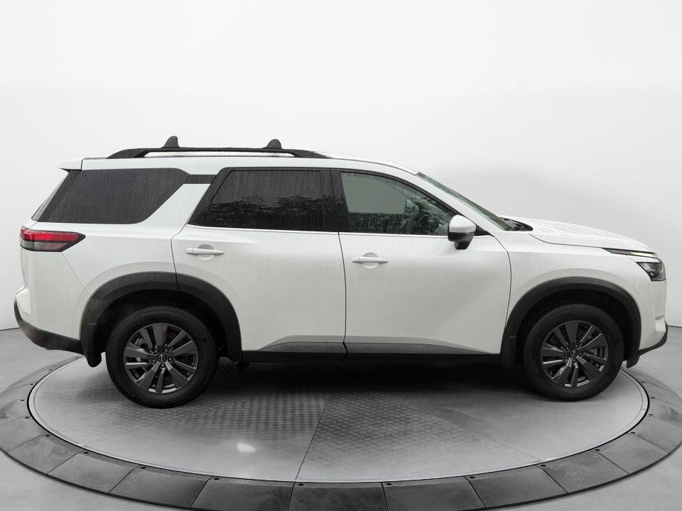Used 2025 Nissan Pathfinder SV FWD image 8