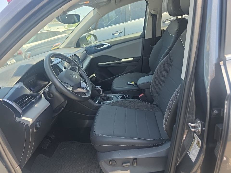 Certified 2023 Volkswagen Taos SE FWD image 7