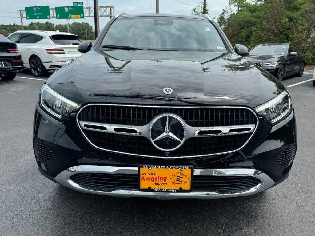 Used 2025 Mercedes-Benz GLC 300 4MATIC image 9