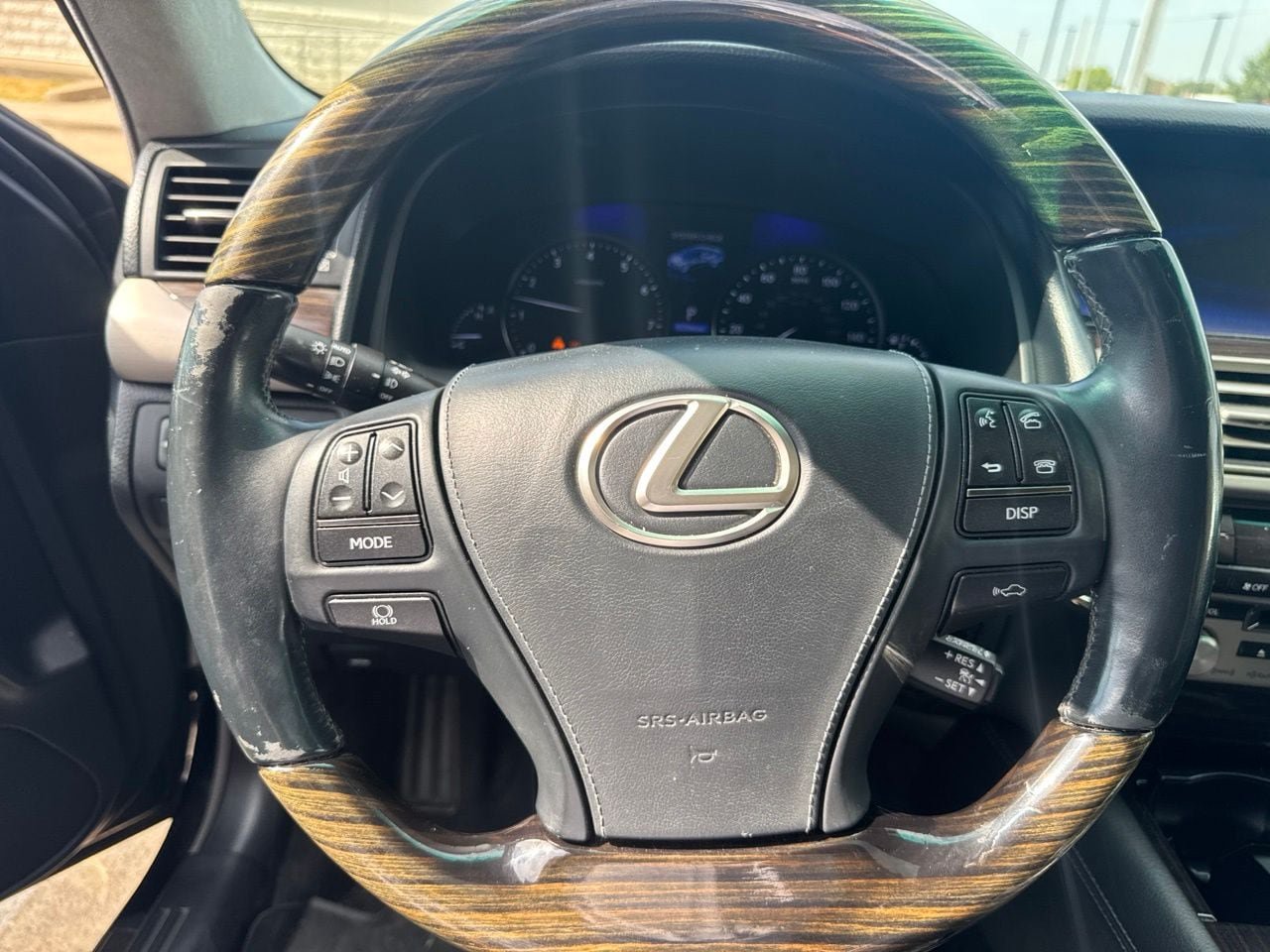 Used 2015 Lexus LS 460 AWD w/ Comfort Package image 9