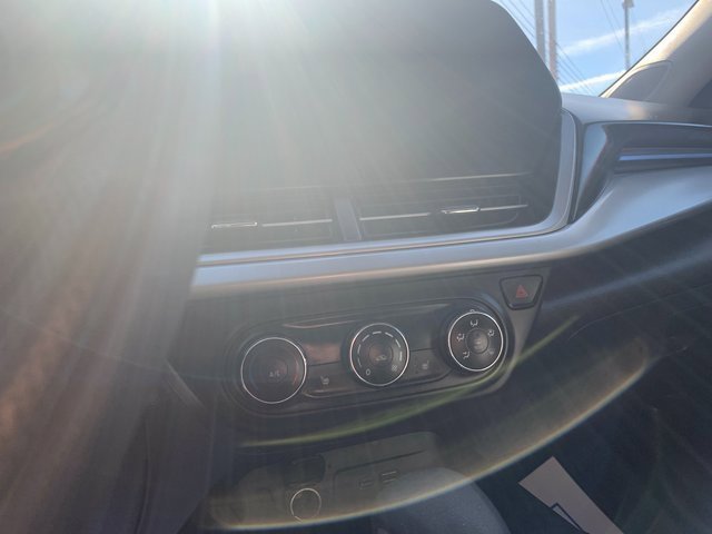 Used 2024 Chevrolet Trax LS w/ LS Convenience Package image 9