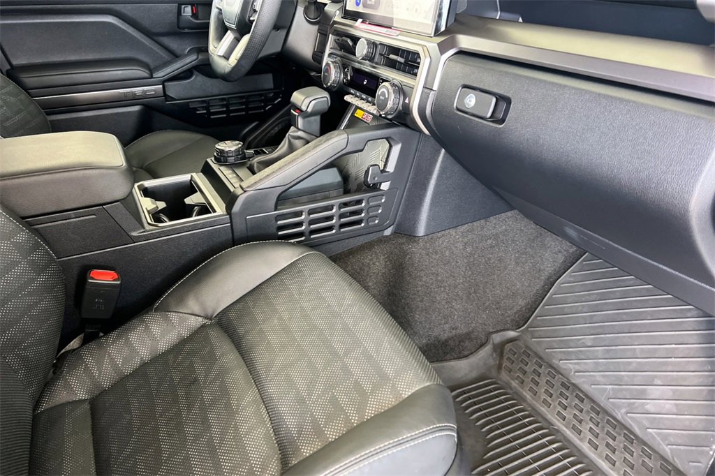 Certified 2025 Toyota 4Runner TRD Off-Road Premium image 18