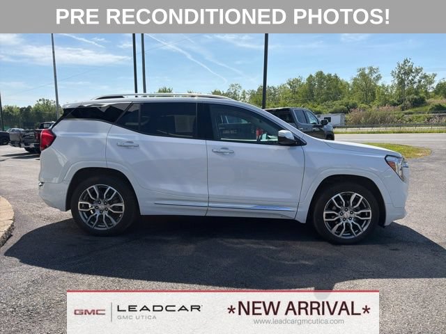 Used 2023 GMC Terrain Denali w/ Denali Premium Package AWD/4WD image 6