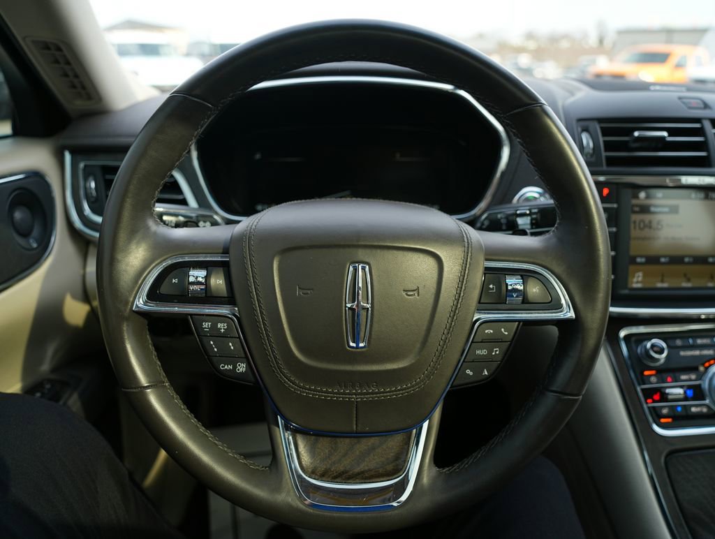 Used 2019 Lincoln Continental Reserve image 12