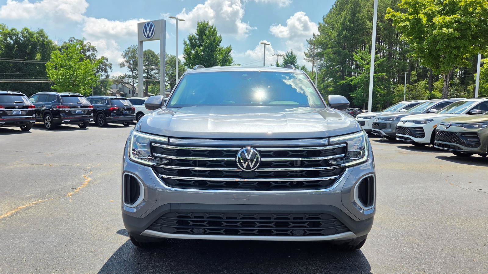 Used 2024 Volkswagen Atlas SE FWD image 8