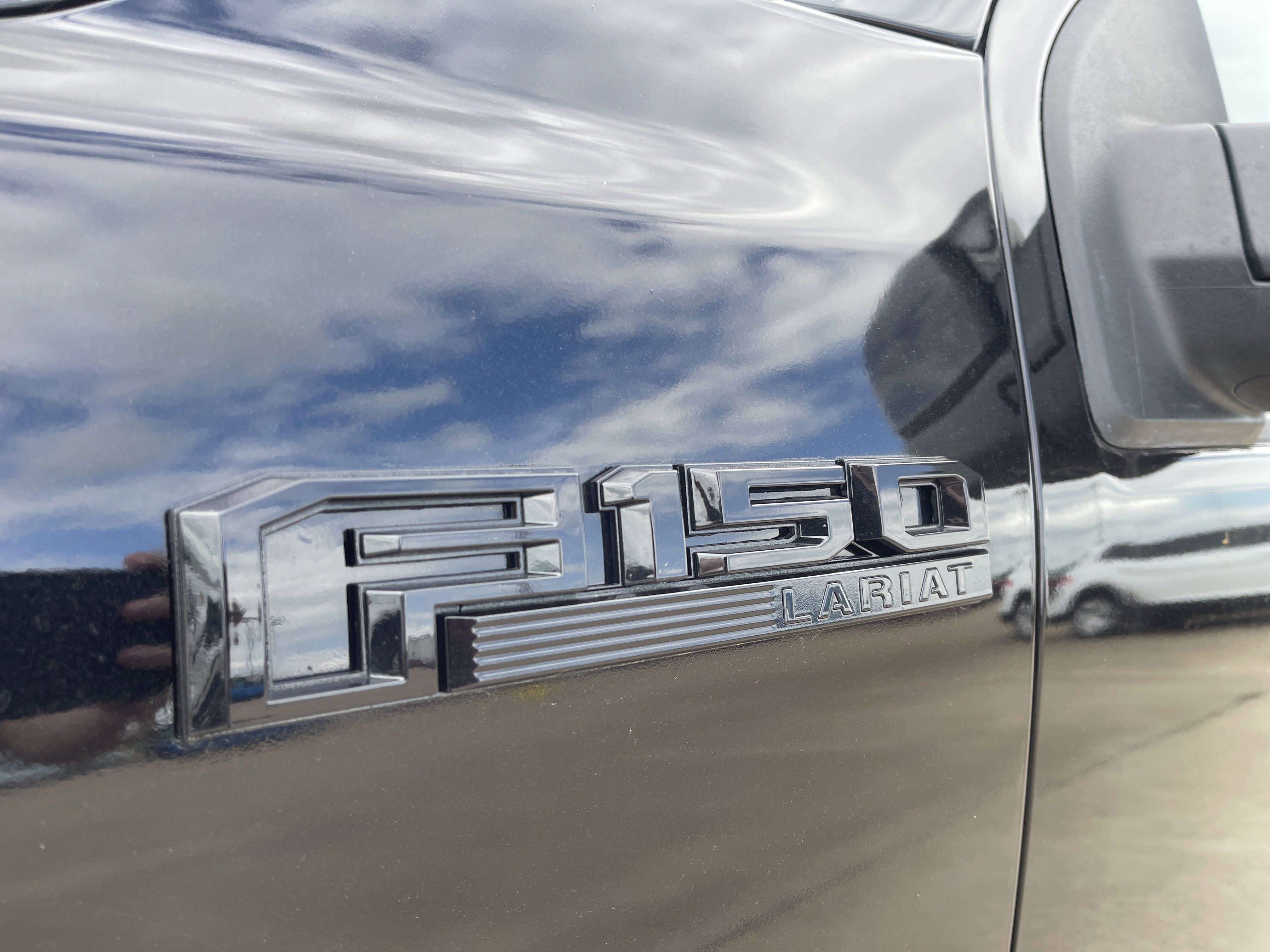 Used 2019 Ford F150 Lariat RWD image 12