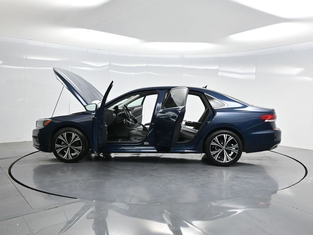 Used 2022 Volkswagen Passat 2.0T SE FWD image 37