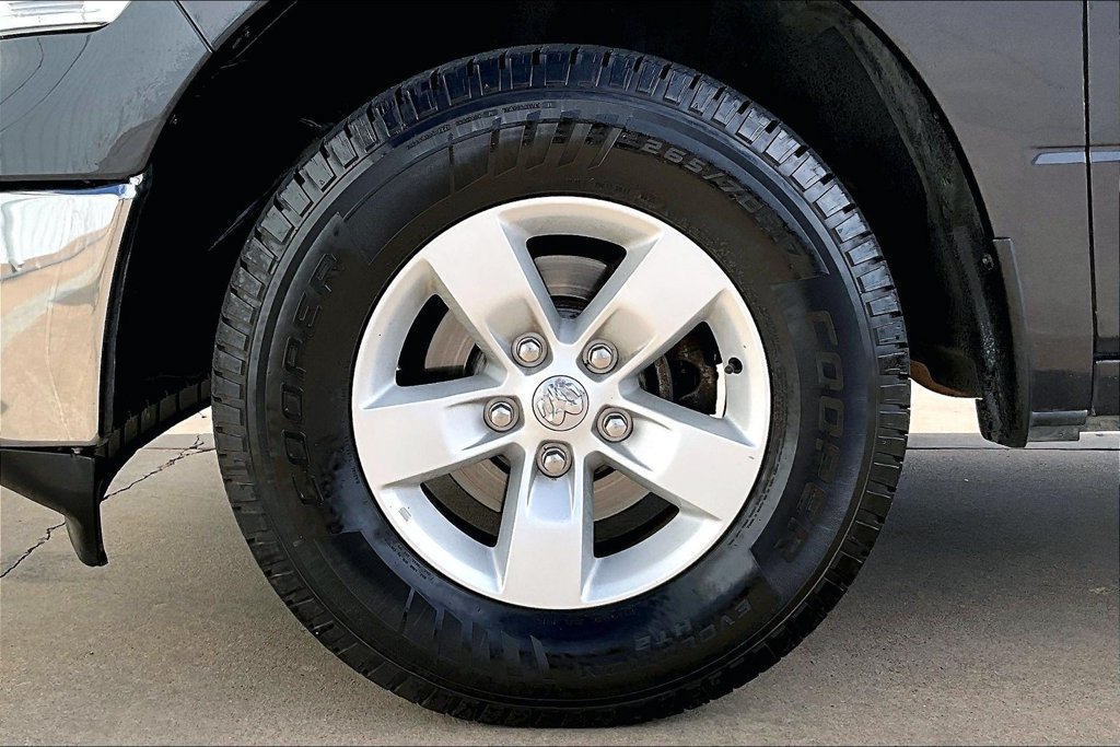 Used 2021 RAM 1500 Classic SLT RWD image 10