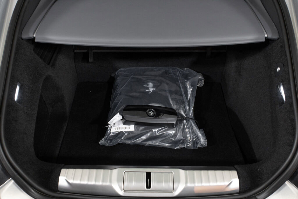 Used 2025 Ferrari 12Cilindri image 18