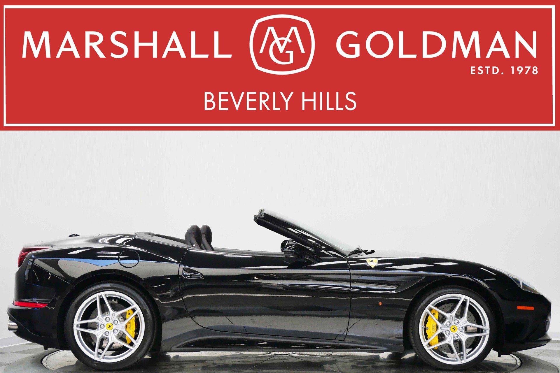 Used 2015 Ferrari California T RWD image 1