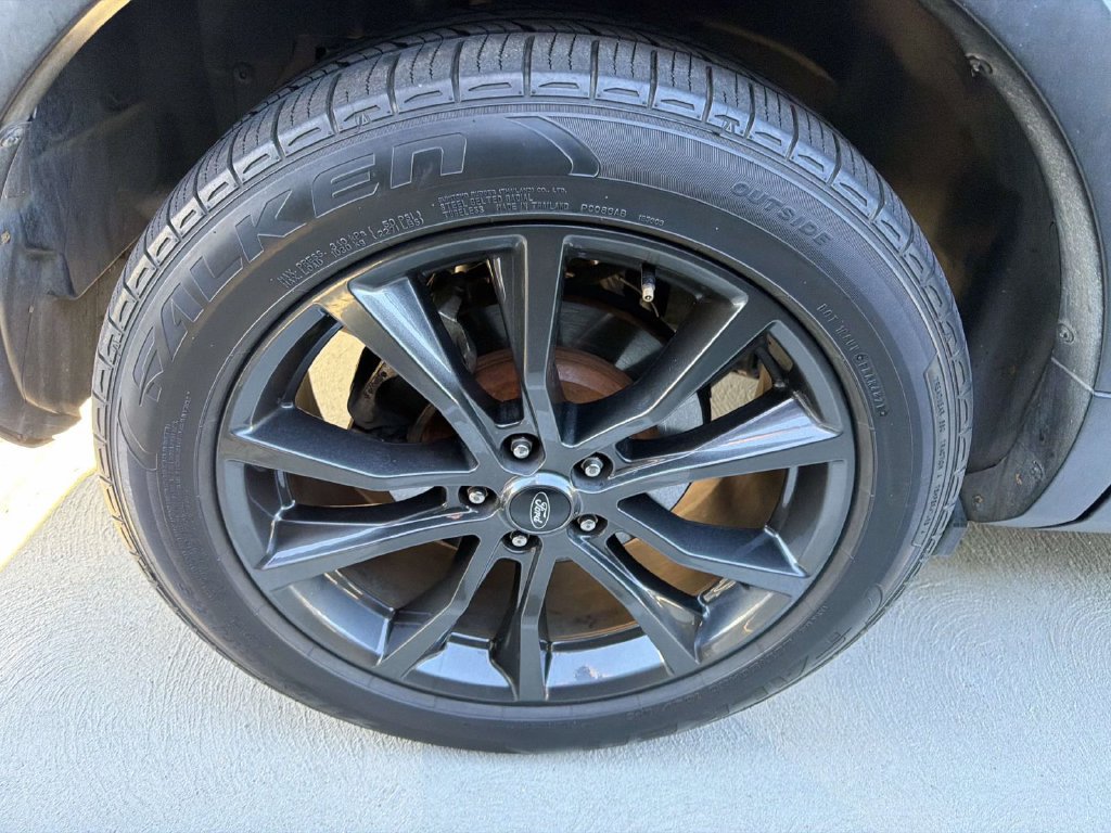 Used 2018 Ford Explorer XLT w/ Equipment Group 202A FWD image 18