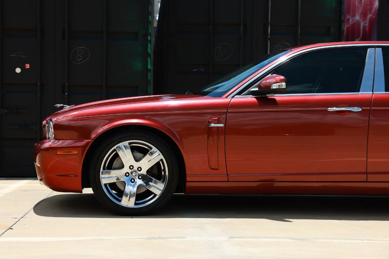 Used 2008 Jaguar XJ8 RWD image 25