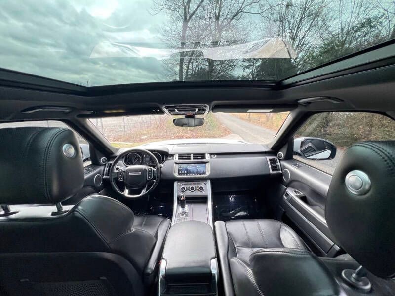 Used 2017 Land Rover Range Rover Sport HSE AWD/4WD image 15