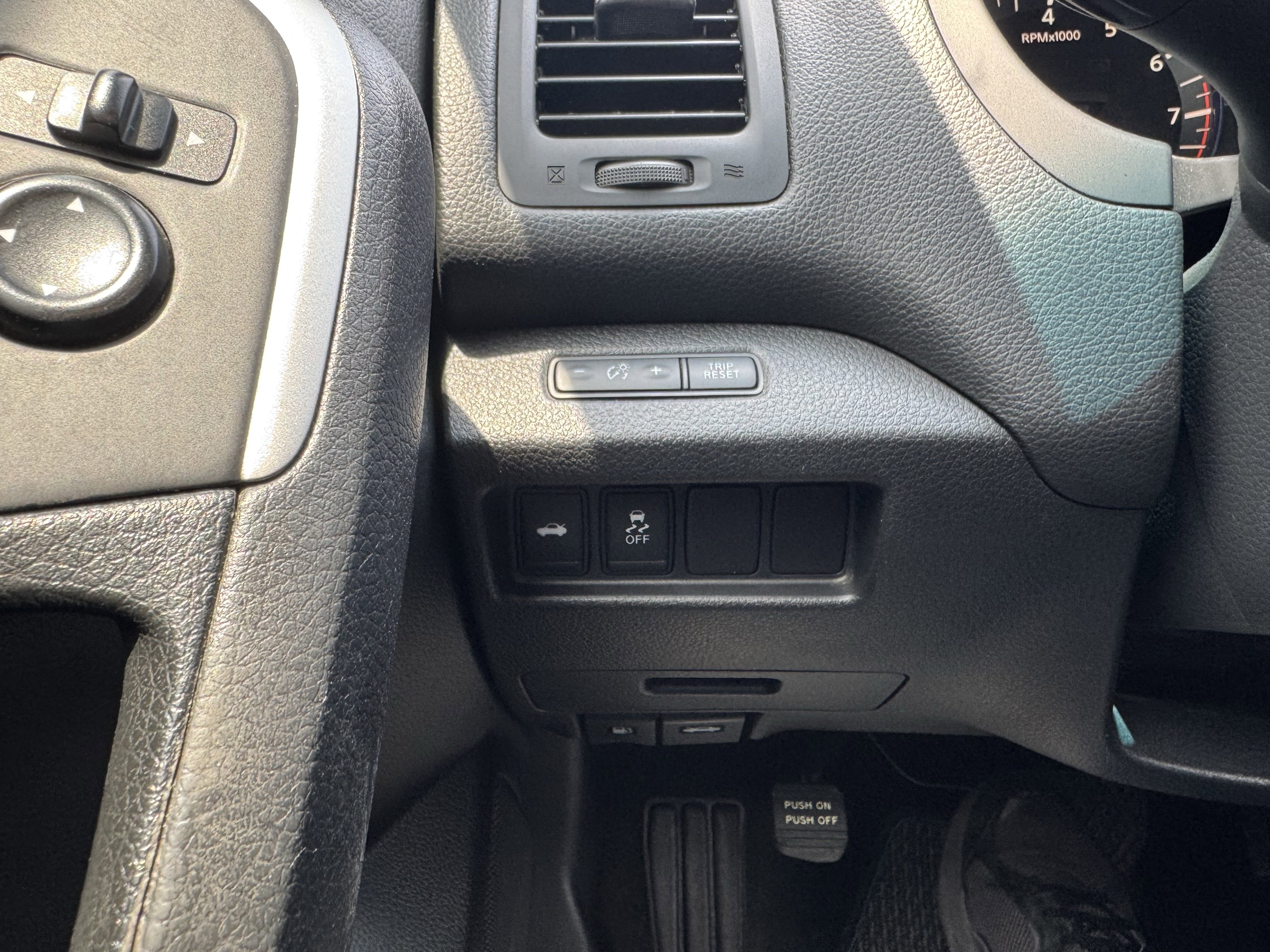 Used 2016 Nissan Altima 2.5 SR FWD image 17
