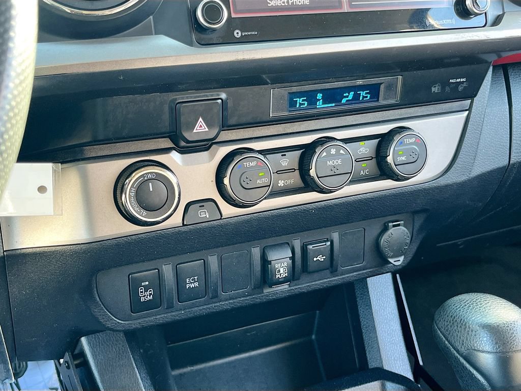 Used 2022 Toyota Tacoma SR5 w/ Technology Package AWD/4WD image 15