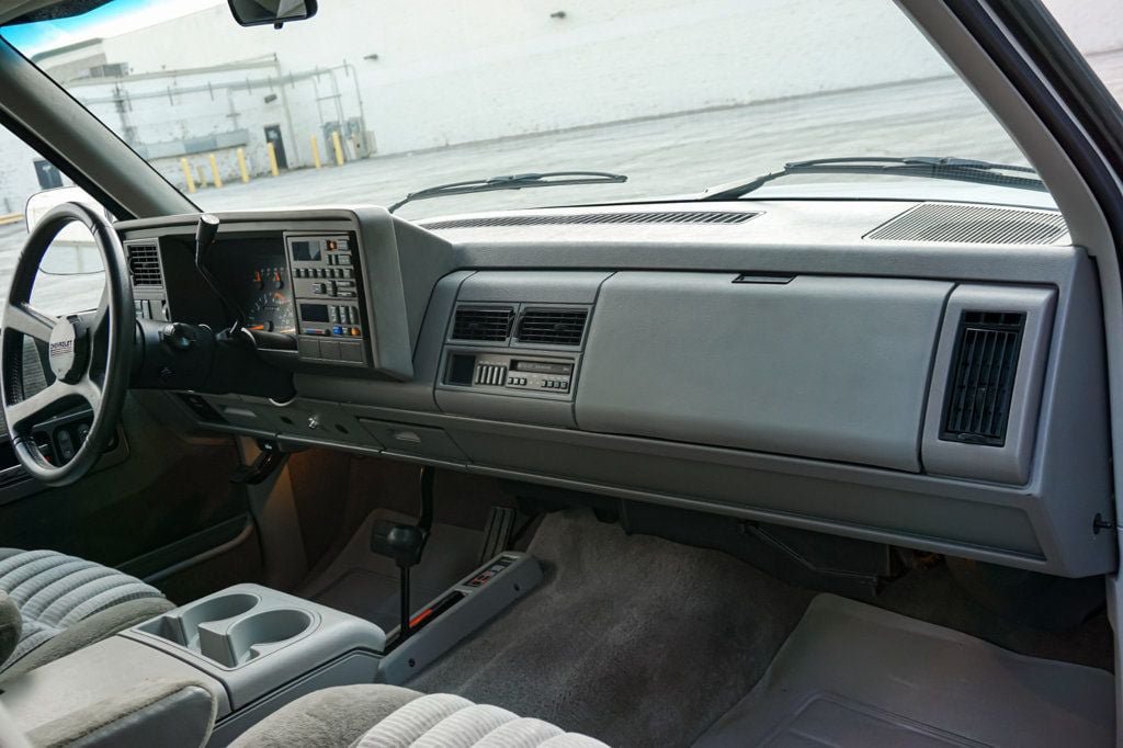 Used 1992 Chevrolet Silverado 1500 4x4 Regular Cab image 51