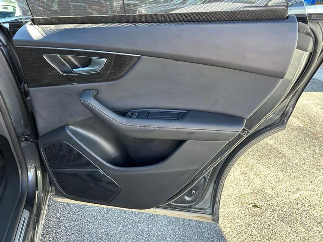 Used 2024 Audi Q8 Premium Plus image 27