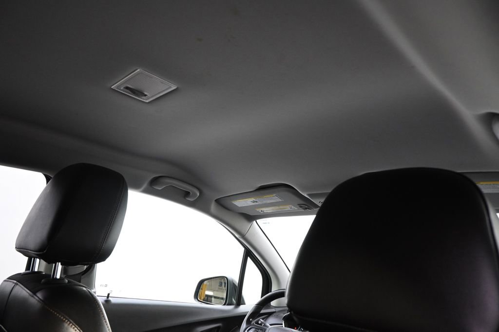 Used 2019 Chevrolet Trax LT w/ LT Convenience Package image 16