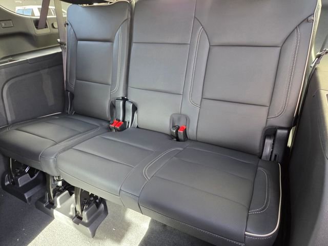 New 2026 Chevrolet Suburban Premier w/ Sun And Tow Package AWD/4WD image 7