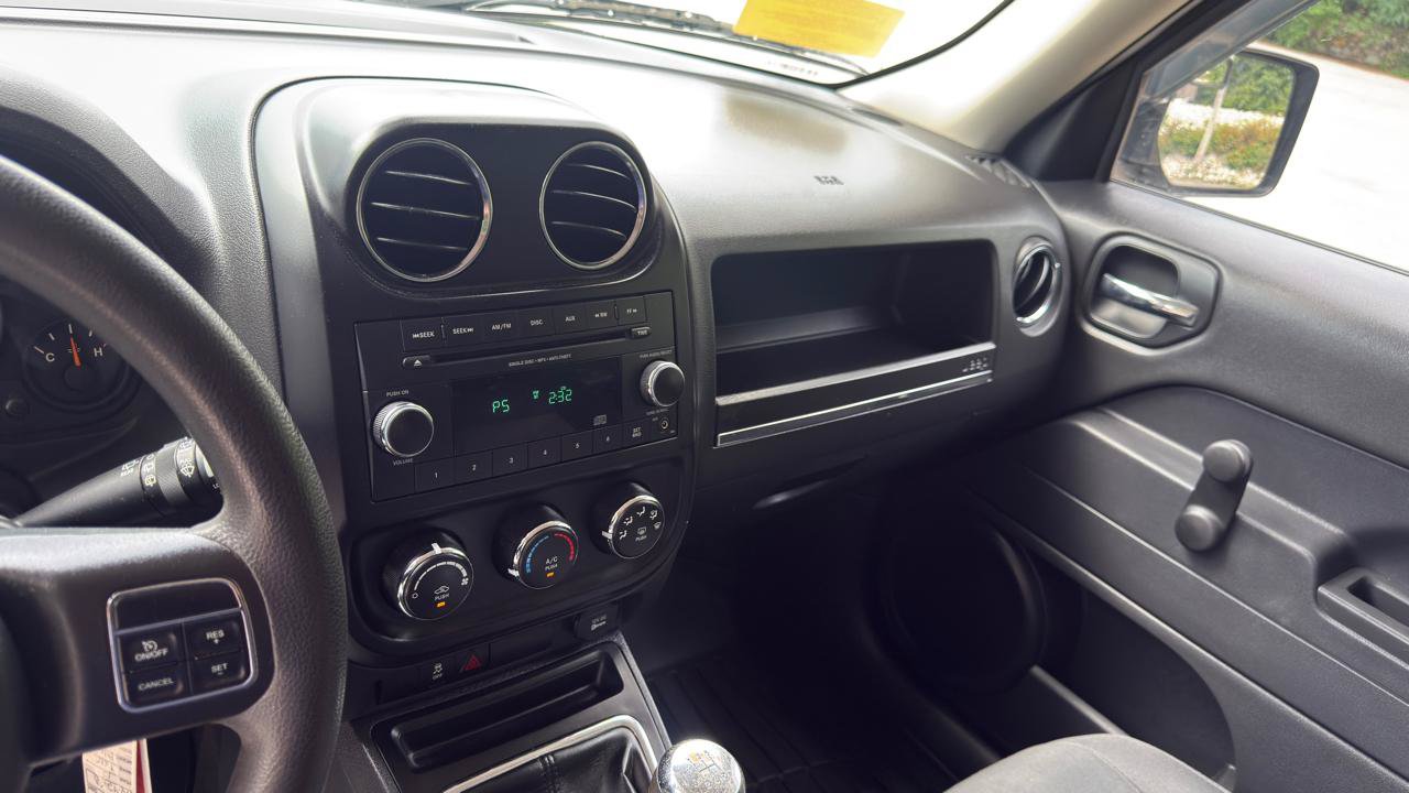 Used 2015 Jeep Patriot Sport AWD/4WD image 21