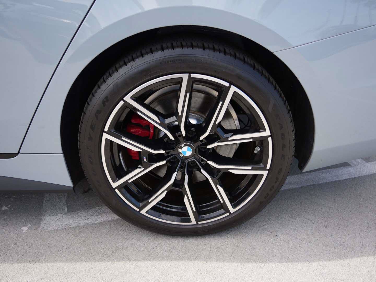 Used 2025 BMW i4 xDrive40i w/ M Sport Package AWD/4WD image 6