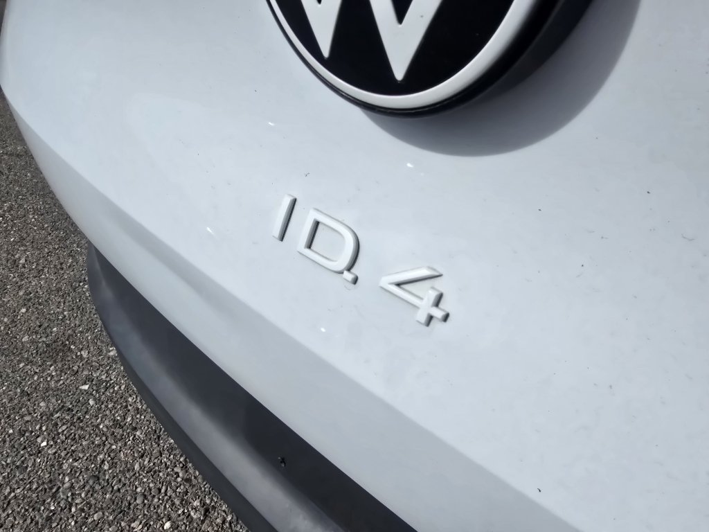 Used 2022 Volkswagen ID.4 Pro AWD/4WD image 12