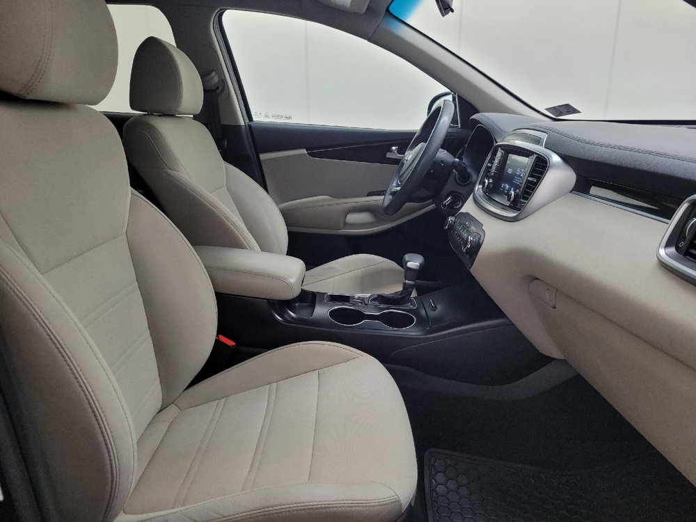 Used 2020 Kia Sorento LX FWD image 21