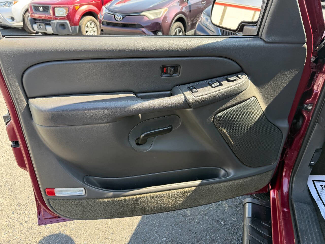 Used 2004 Chevrolet Silverado 1500 LS image 17